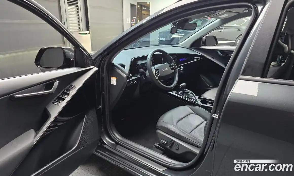 Kia Niro 2022 1.6 Автомат в Москве № 1143160, фото 10