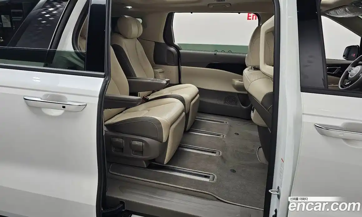 Kia Canival 2023 3.5 Автомат в Москве № 1143204, фото 12