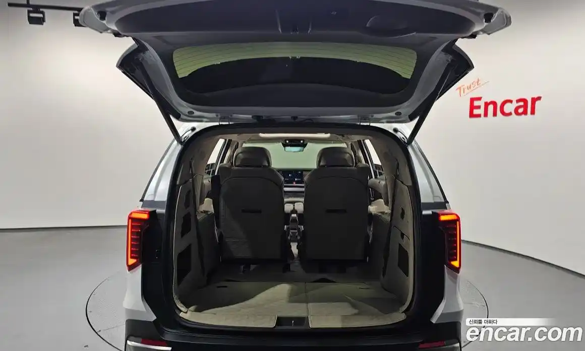 Kia Canival 2023 3.5 Автомат в Москве № 1143204, фото 20