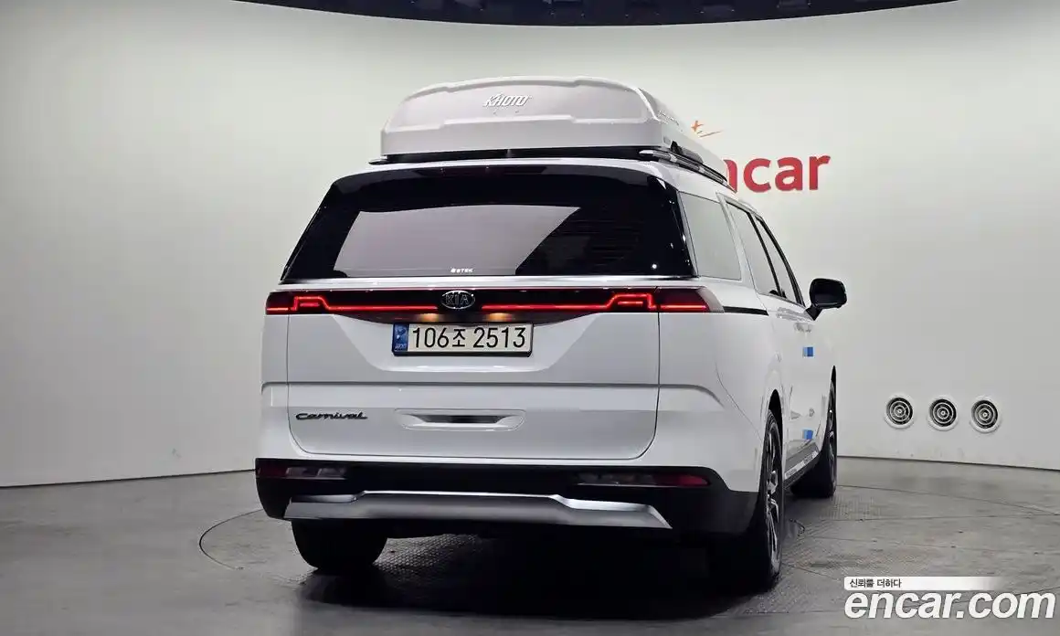 Kia Canival 2021 3.5 Автомат в Москве № 1143362, фото 4