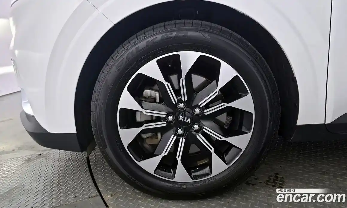 Kia Canival 2021 3.5 Автомат в Москве № 1143362, фото 5