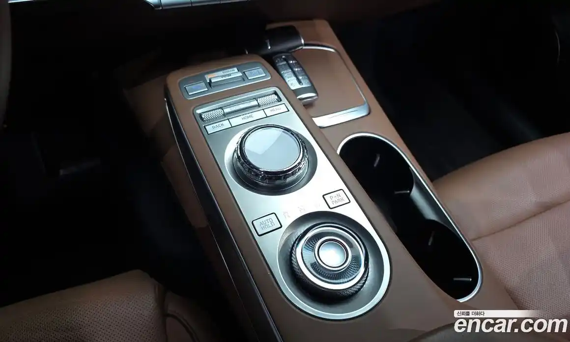 Genesis GV70 2021 2.5 Автомат в Москве № 1143540, фото 9