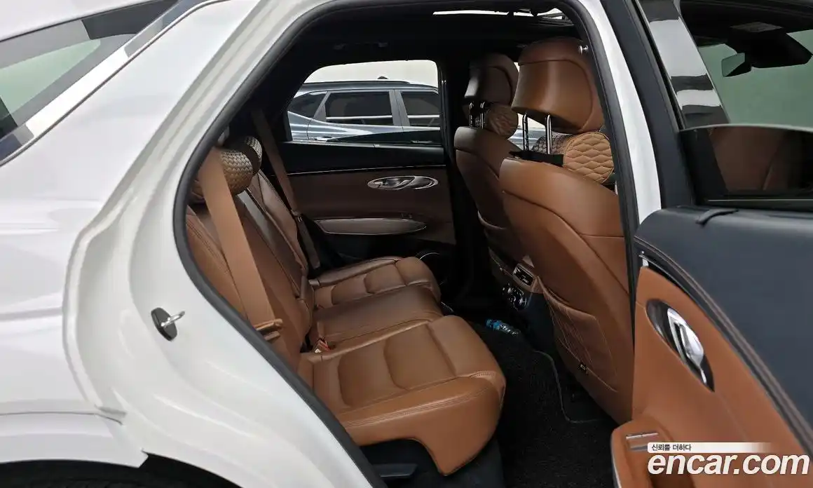 Genesis GV70 2023 2.5 Автомат в Москве № 1143610, фото 12