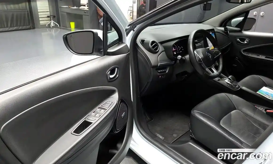 Renault Zoe 2021 0.2 гидро в Москве № 1145403, фото 11