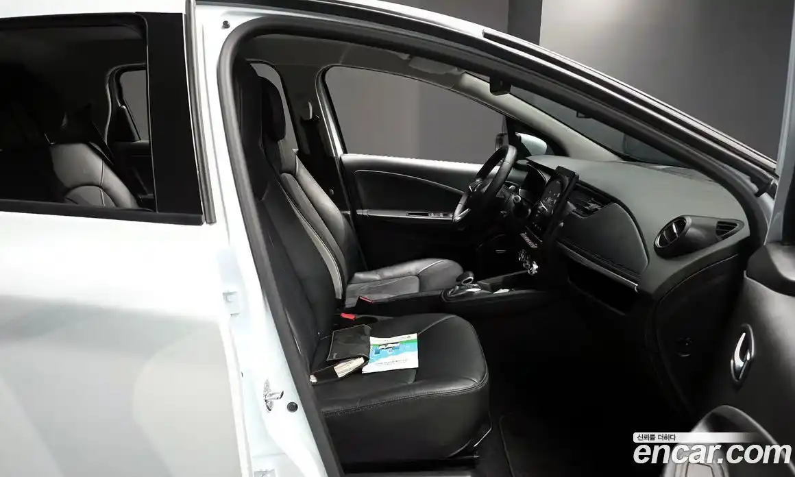 Renault Zoe 2021 0.2 гидро в Москве № 1145403, фото 10