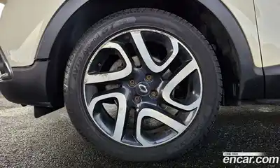 Renault QM3 2014 1.5 Автомат в Москве № 1146467, миниатюра 5