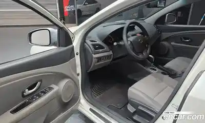 Renault SM3 2009 1.6 гидро в Москве № 1146476, миниатюра 11