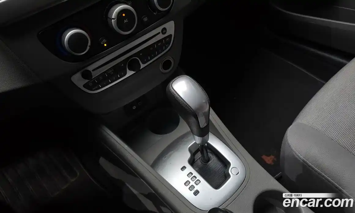 Renault SM3 2009 1.6 гидро в Москве № 1146476, фото 9