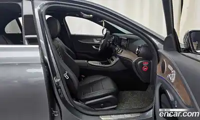 Mercedes-Benz E-Class 2023 2.0 гидро, миниатюра 11