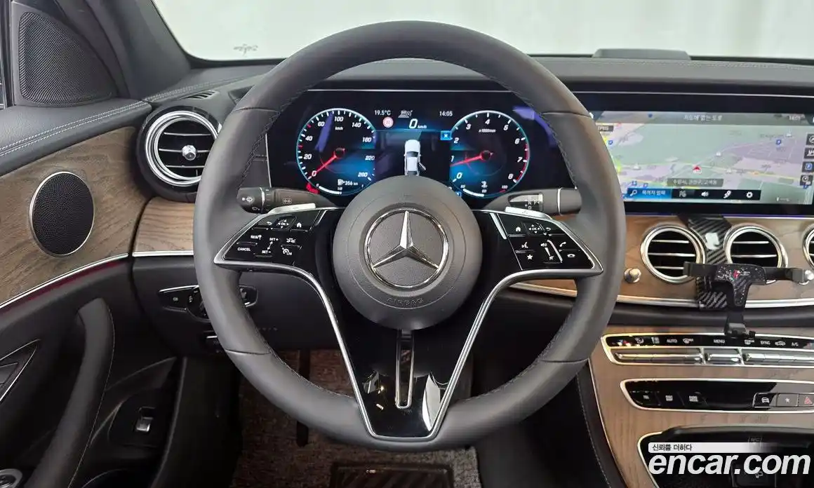 Mercedes-Benz E-Class 2023 2.0 гидро, фото 13