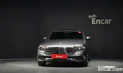 Mercedes-Benz E-Class 2023 2.0 гидро, миниатюра 3