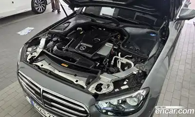 Mercedes-Benz E-Class 2023 2.0 гидро, миниатюра 6