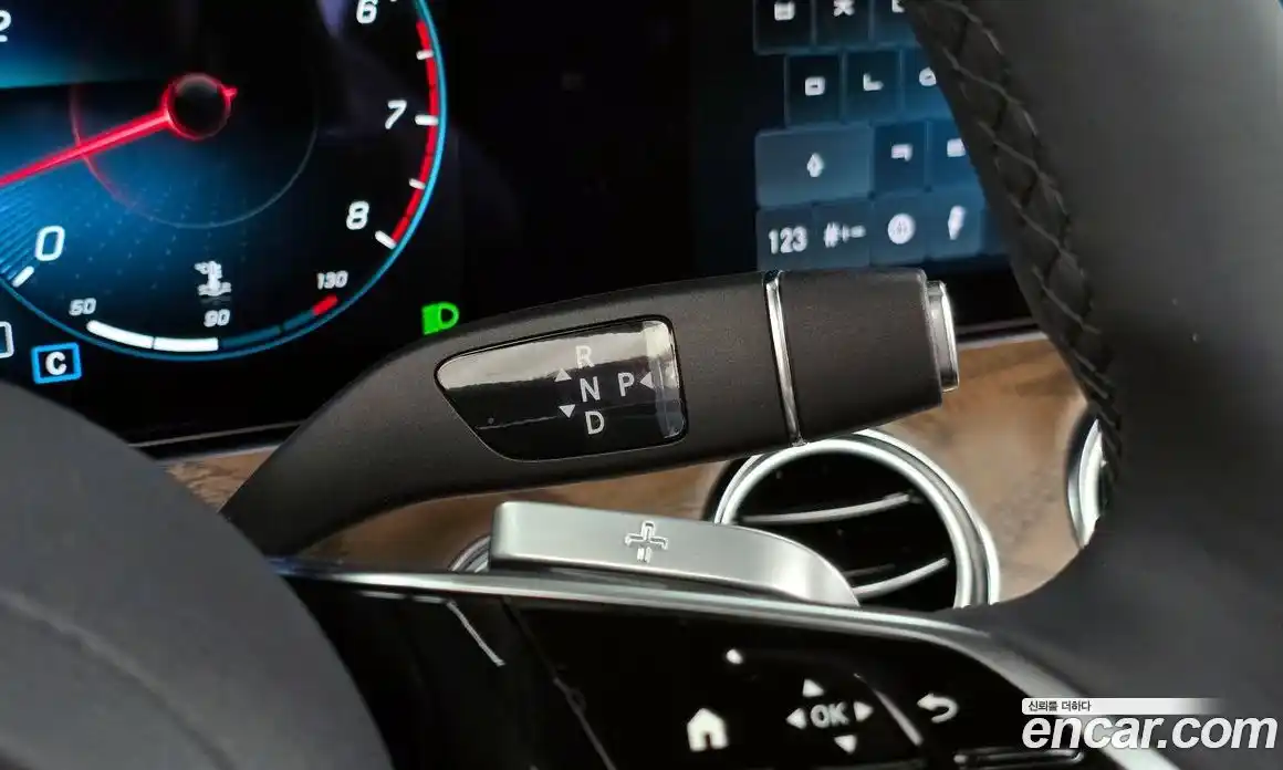 Mercedes-Benz E-Class 2023 2.0 гидро, фото 9