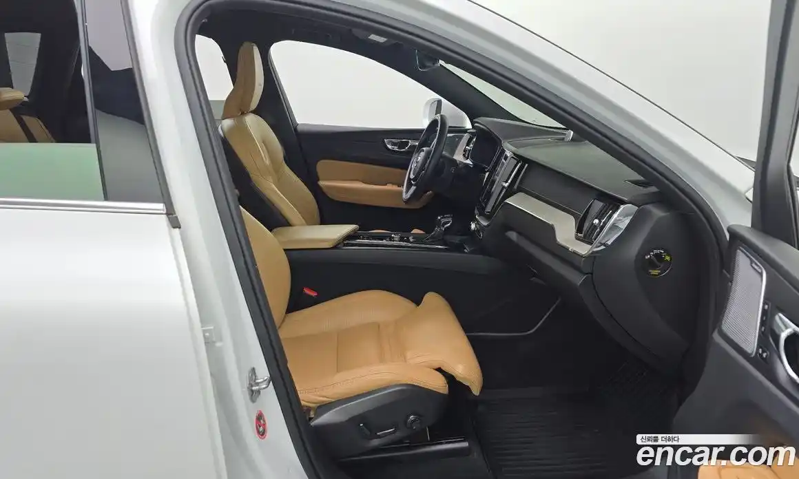 Volvo XC60 2019 2.0 гидро в Москве № 1149159, фото 11