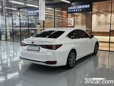 Lexus ES 2020 2.5 вариатор в Москве № 1150930, миниатюра 2