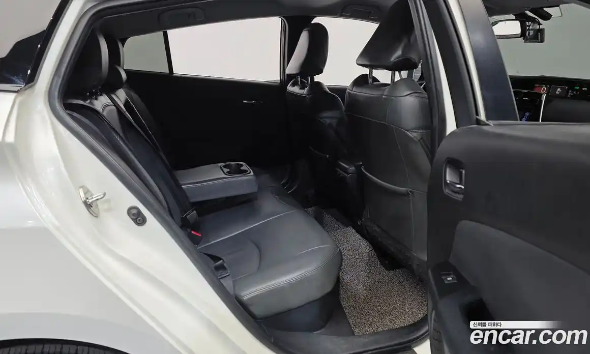 Toyota Prius 2018 1.8 гидро в Москве № 1151710, фото 12