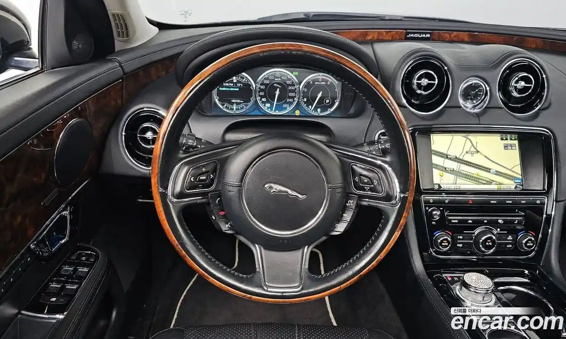 Jaguar XJ 2015 3.0 гидро в Москве № 1152585, фото 14