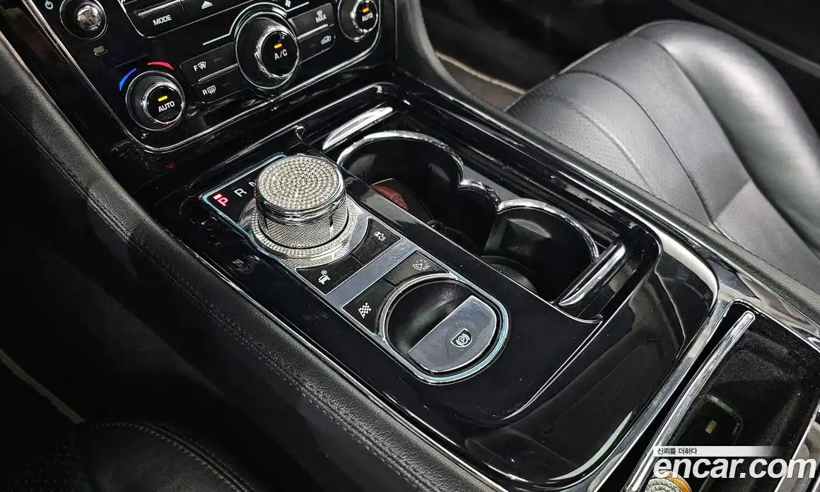 Jaguar XJ 2015 3.0 гидро в Москве № 1152585, фото 9