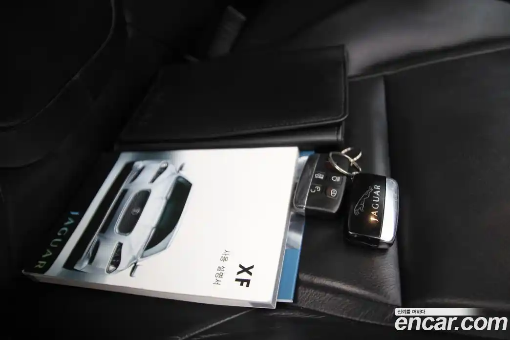 Jaguar XF 2013 2.0 гидро в Москве № 1152608, фото 20