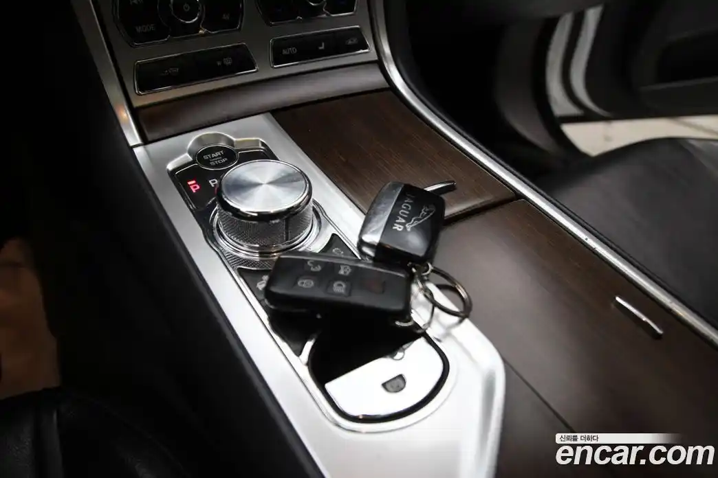 Jaguar XF 2013 2.0 гидро в Москве № 1152608, фото 7