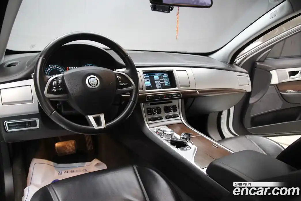 Jaguar XF 2013 2.0 гидро в Москве № 1152608, фото 10