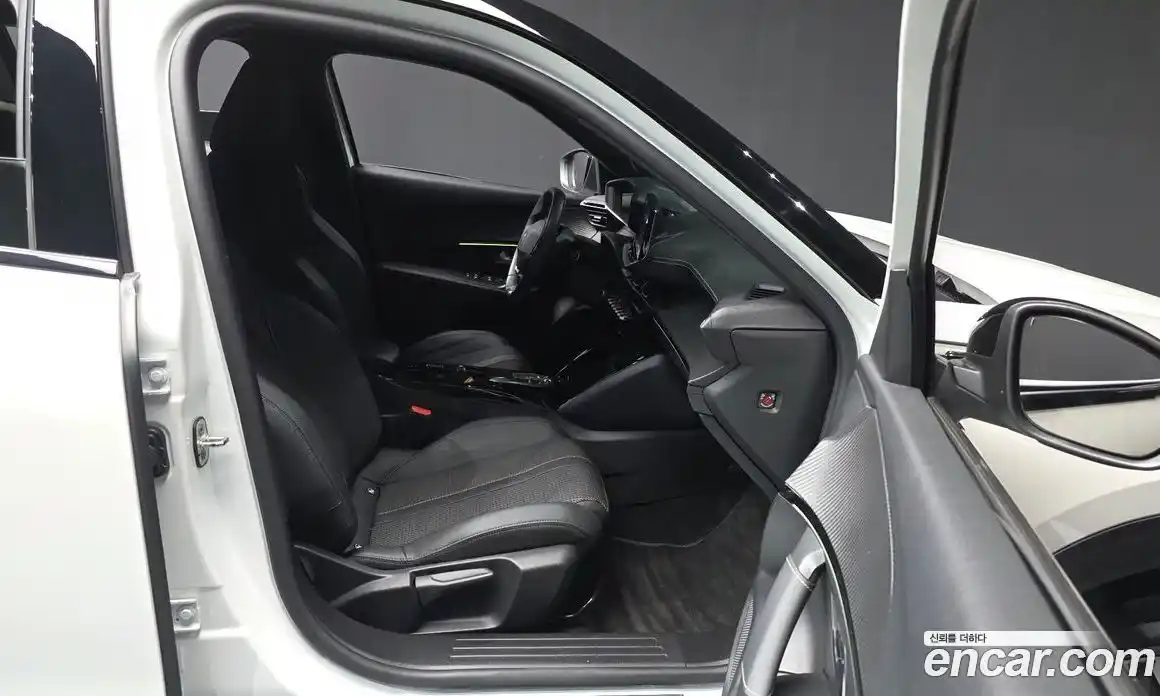 Peugeot 2008 2023 0.1 гидро в Москве № 1152765, фото 11