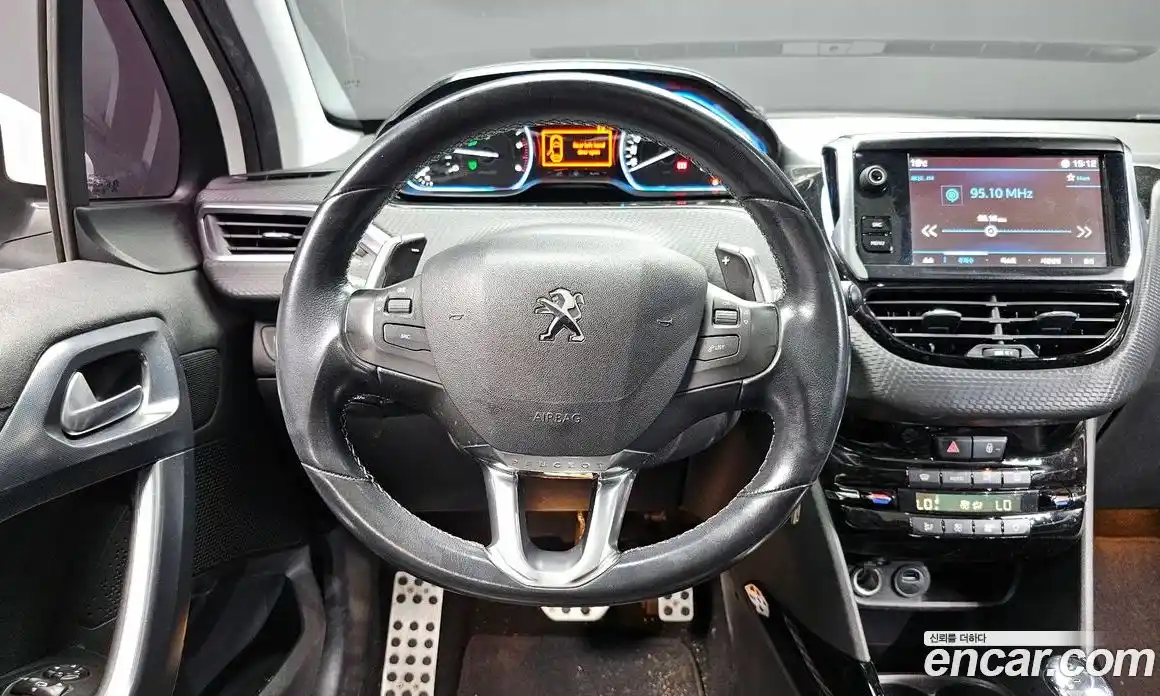 Peugeot 2008 2018 1.6 гидро в Москве № 1152780, фото 13