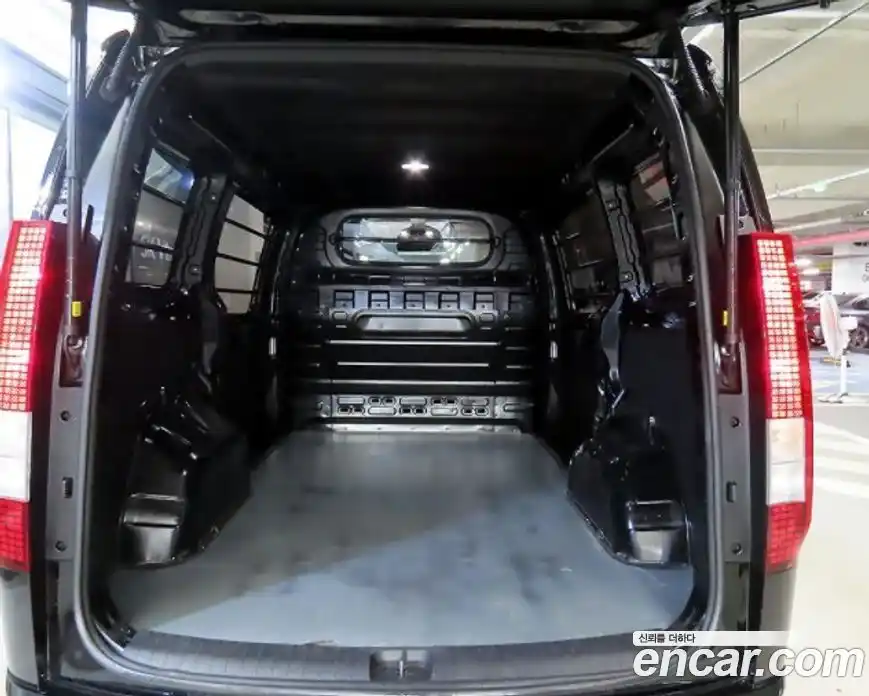 Hyundai Staria 2025 3.5 Автомат в Москве № 1154617, фото 19