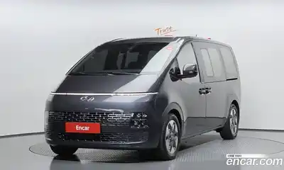 Hyundai Staria Tourer 9-Seater Modern