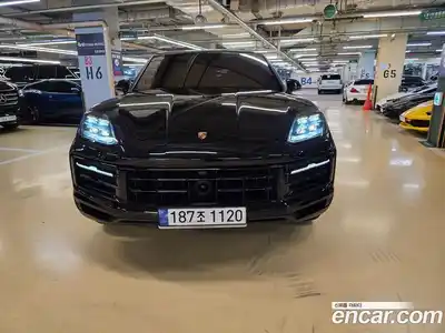 Porsche Cayenne, 2023
