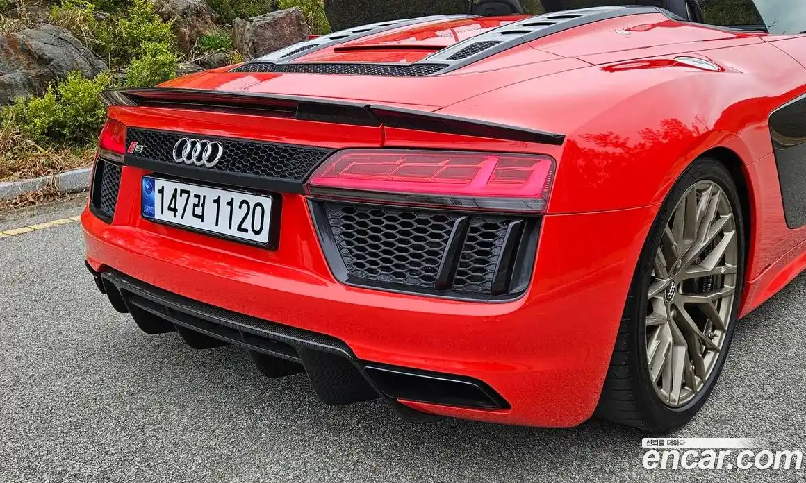 Audi R8 2017 5.2 гидро в Москве № 414903, фото 15