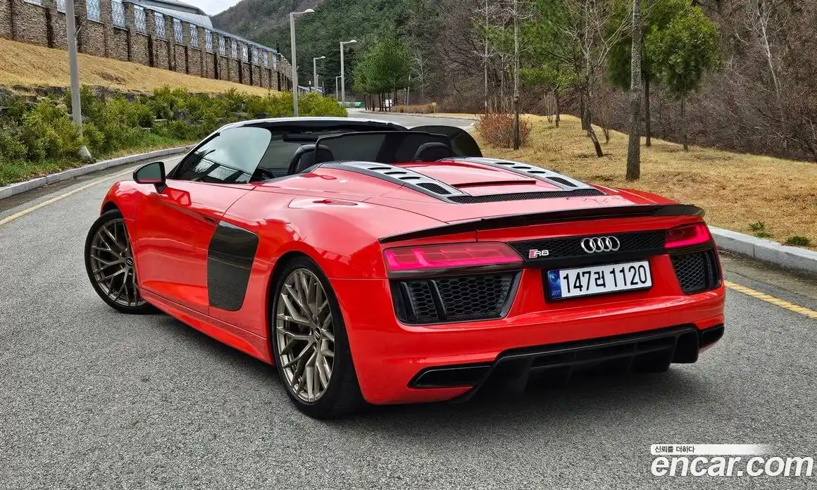 Audi R8 2017 5.2 гидро в Москве № 414903, фото 4