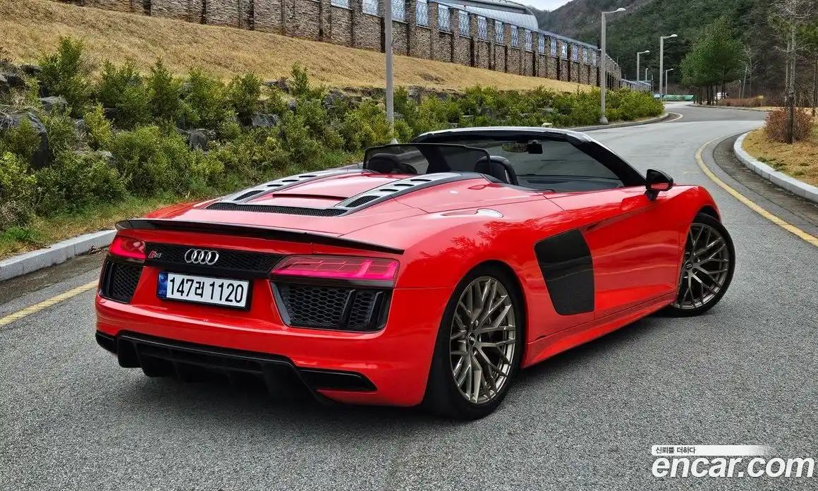 Audi R8 2017 5.2 гидро в Москве № 414903, фото 6