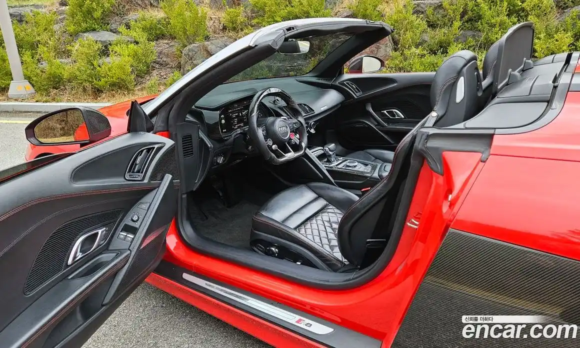 Audi R8 2017 5.2 гидро в Москве № 414903, фото 9