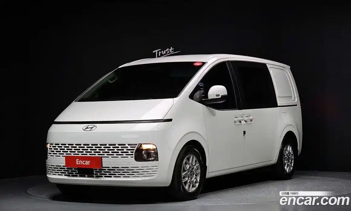 Hyundai Staria 2025 2.2 гидро в Москве № 1171306, фото 1