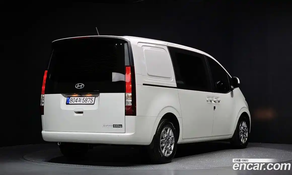 Hyundai Staria 2025 2.2 гидро в Москве № 1171306, фото 2