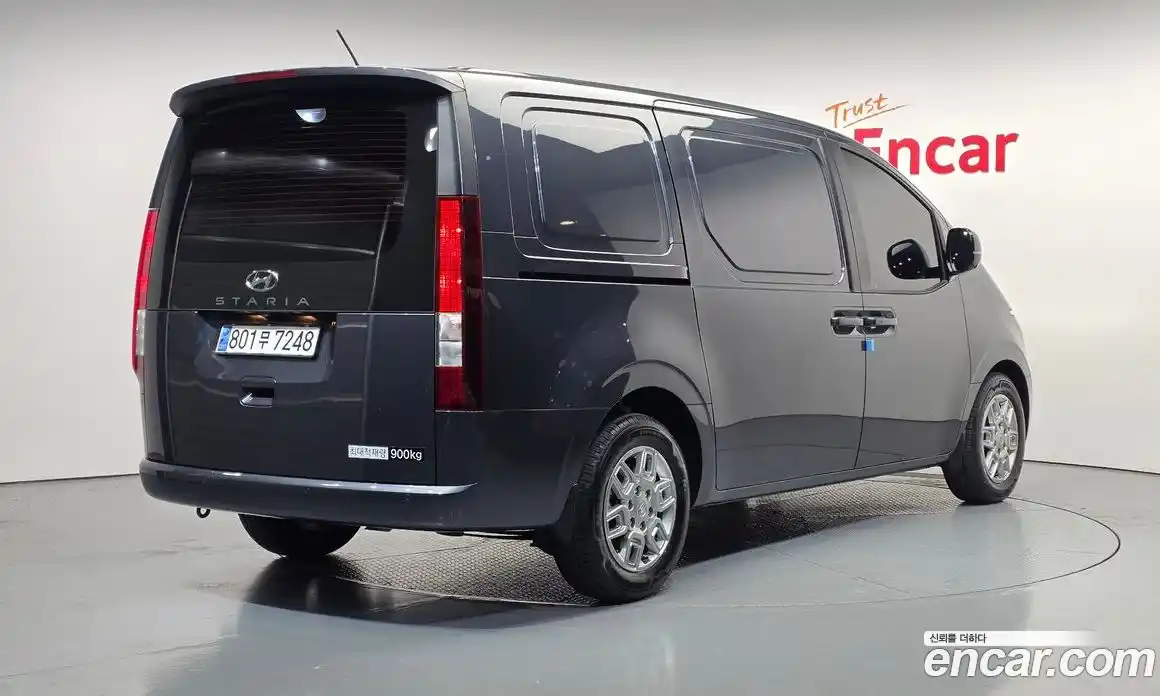 Hyundai Staria 2024 3.5 Автомат в Москве № 1171308, фото 2