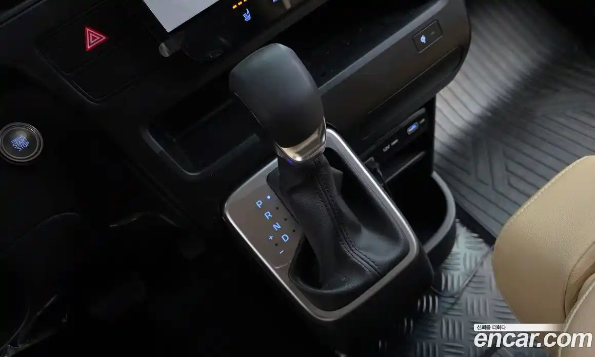 Hyundai Staria 2024 3.5 Автомат в Москве № 1171308, фото 9