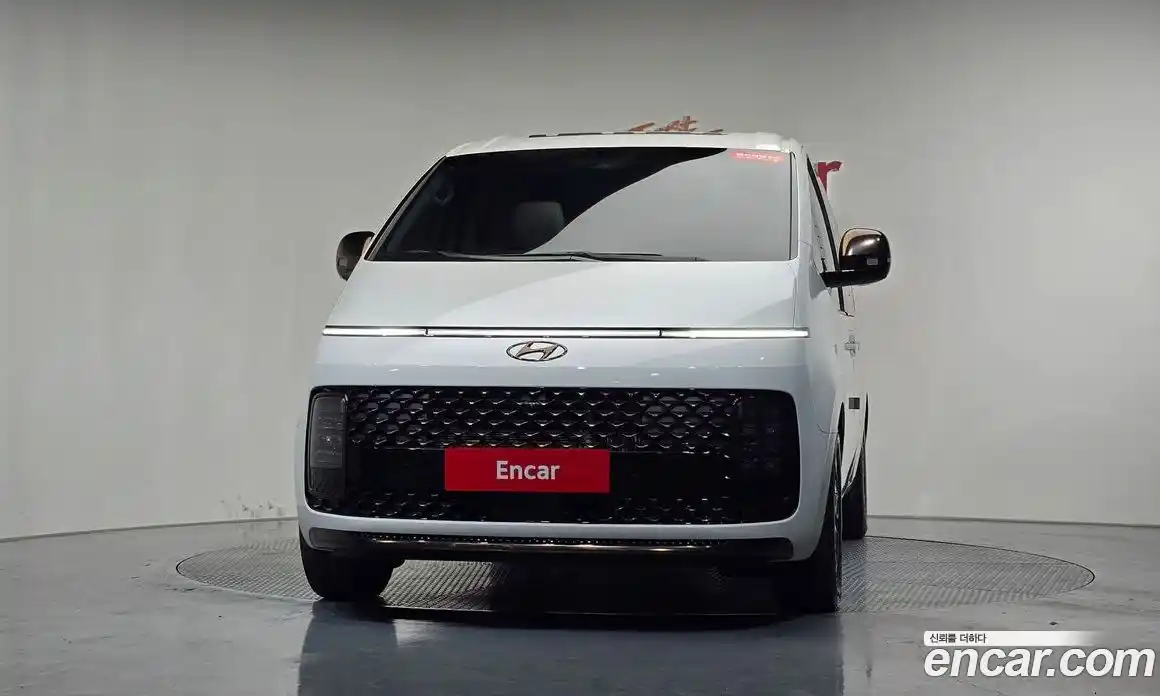 Hyundai Staria 2023 2.2 гидро в Москве № 1171343, фото 2