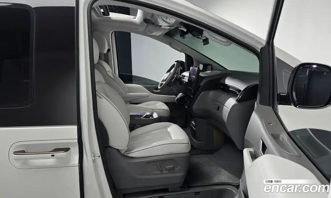 Hyundai Staria 2023 2.2 гидро в Москве № 1171343, фото 10