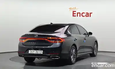 Hyundai Grandeur 2018 2.4 Автомат в Москве № 1171457, миниатюра 2