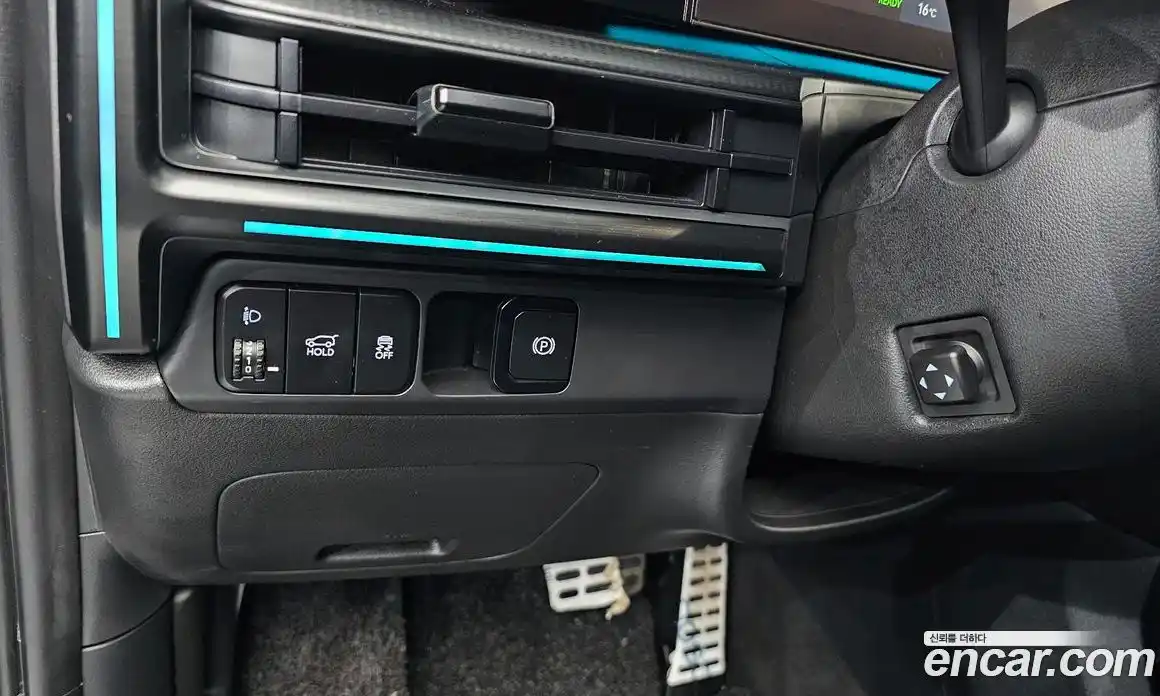 Hyundai Santa Fe 2024 1.6 Автомат в Москве № 1171780, фото 13