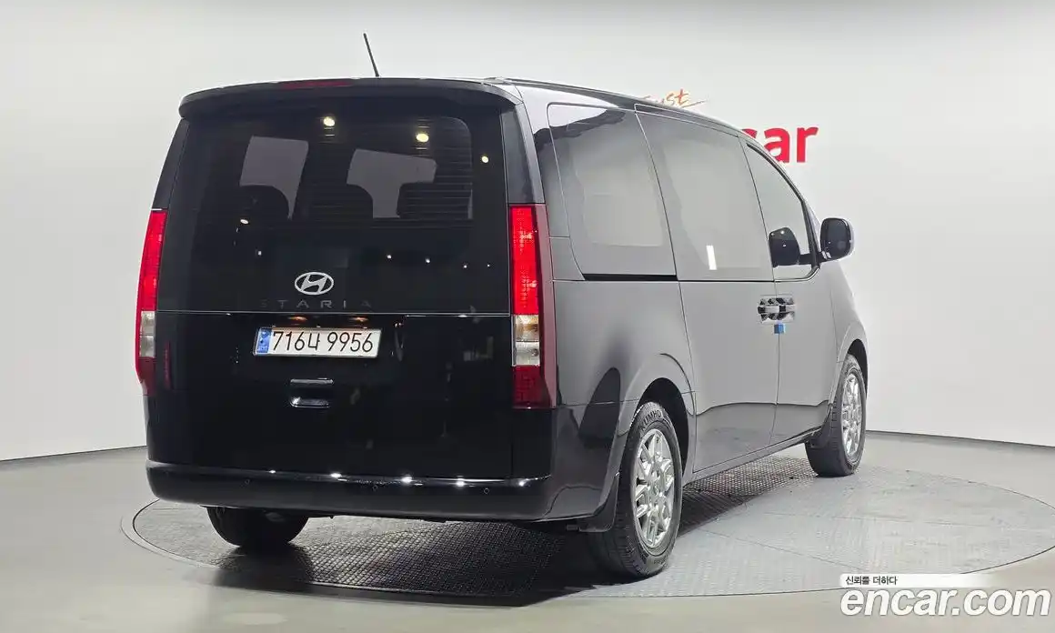 Hyundai Staria 2025 1.6 Автомат в Москве № 1171940, фото 2