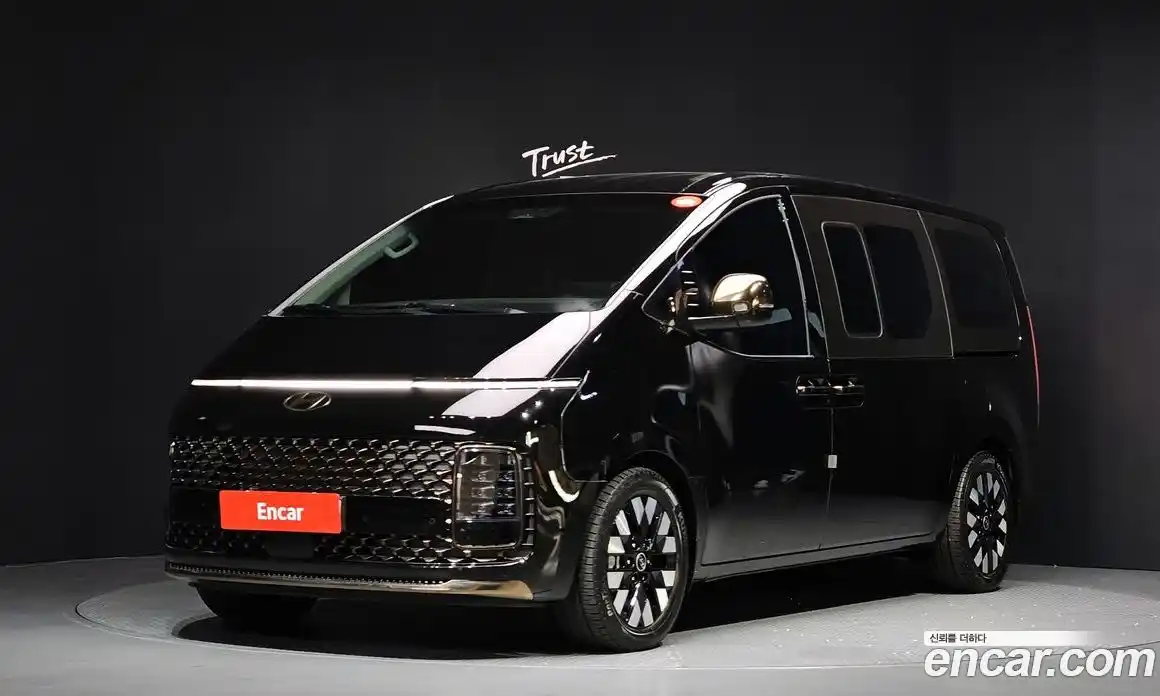 Hyundai Staria 2024 3.5 Автомат в Москве № 1171984, фото 1