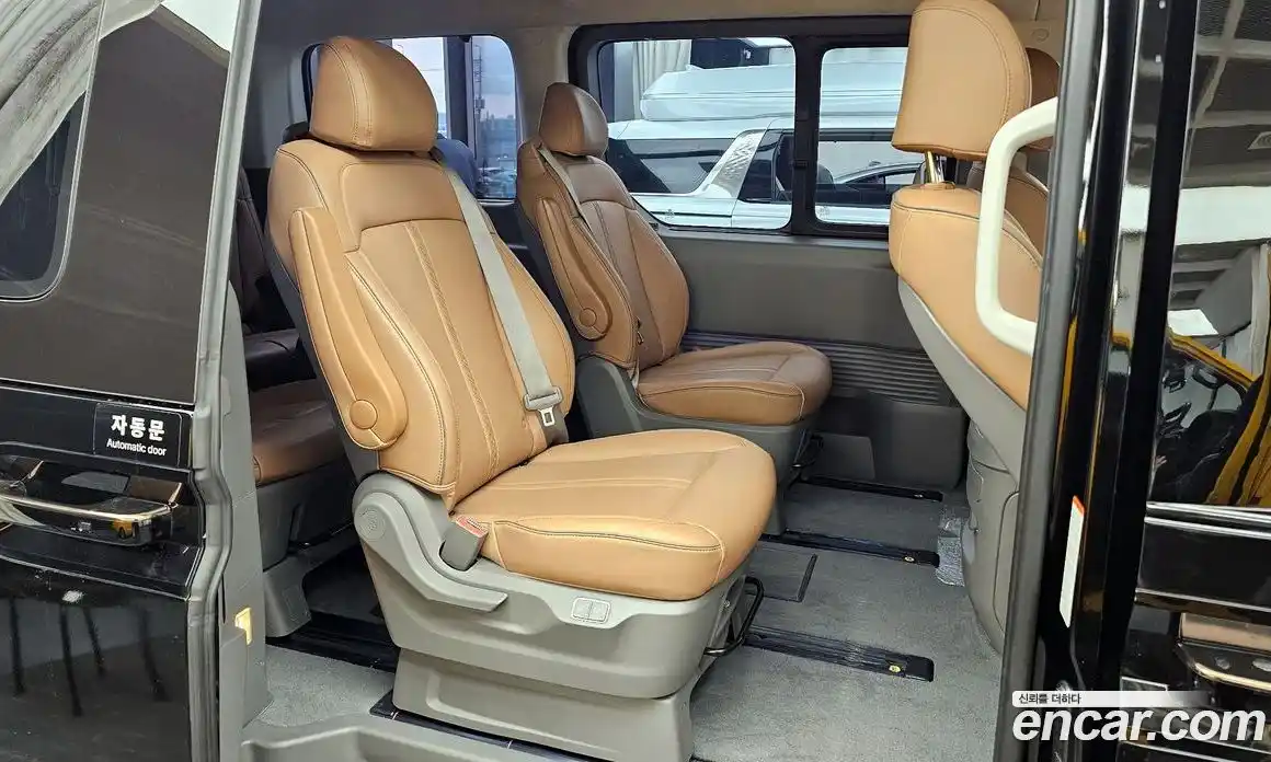 Hyundai Staria 2024 3.5 Автомат в Москве № 1171984, фото 15