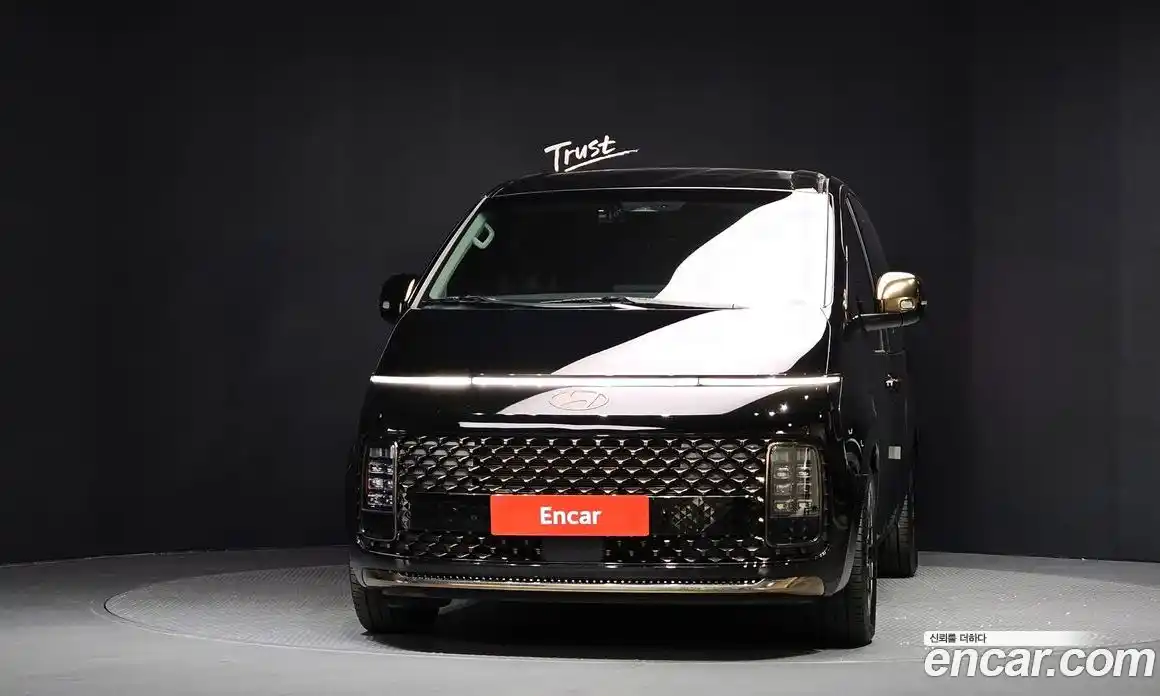 Hyundai Staria 2024 3.5 Автомат в Москве № 1171984, фото 3