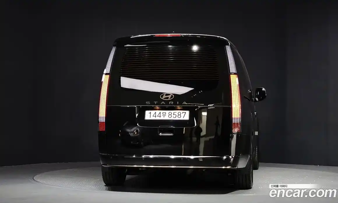 Hyundai Staria 2024 3.5 Автомат в Москве № 1171984, фото 4