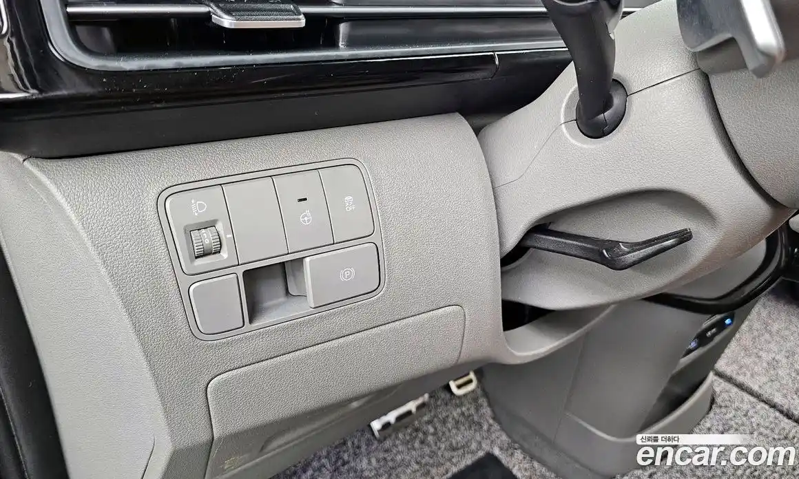 Hyundai Staria 2024 3.5 Автомат в Москве № 1171984, фото 6