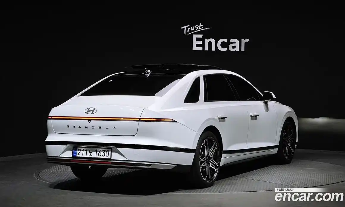 Hyundai Grandeur 2023 1.6 Автомат в Москве № 1172077, фото 2