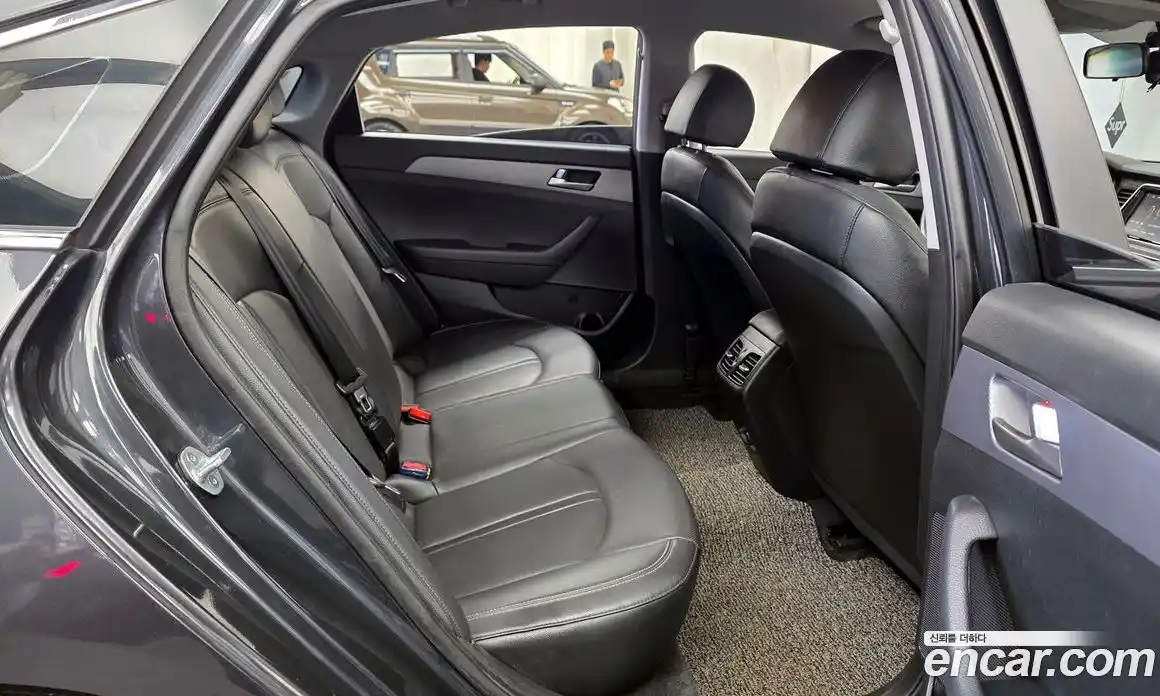 Hyundai Sonata 2018 2.0 Автомат в Москве № 1172112, фото 12